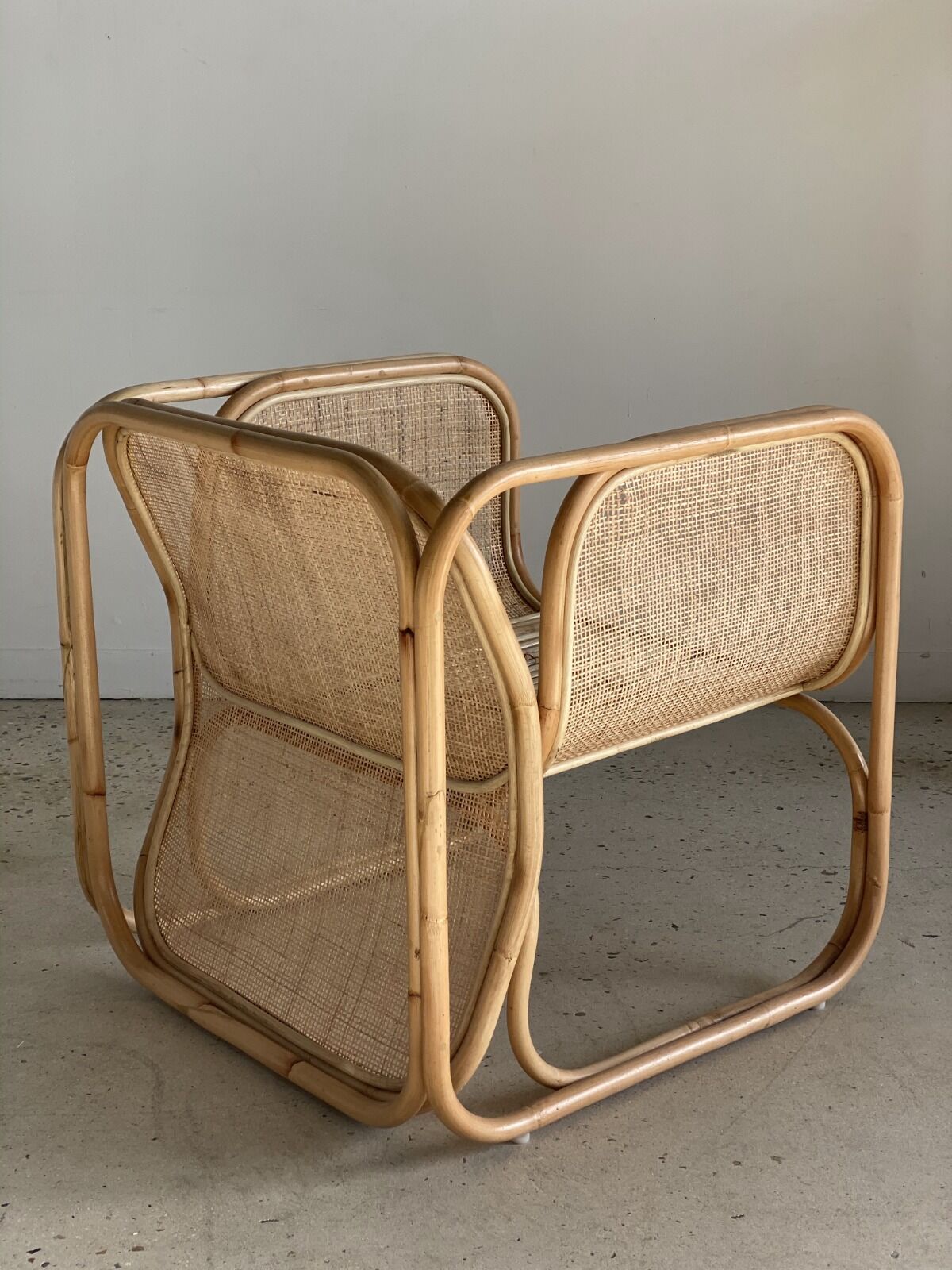 U-shaped armrest rattan armchair, grid canning