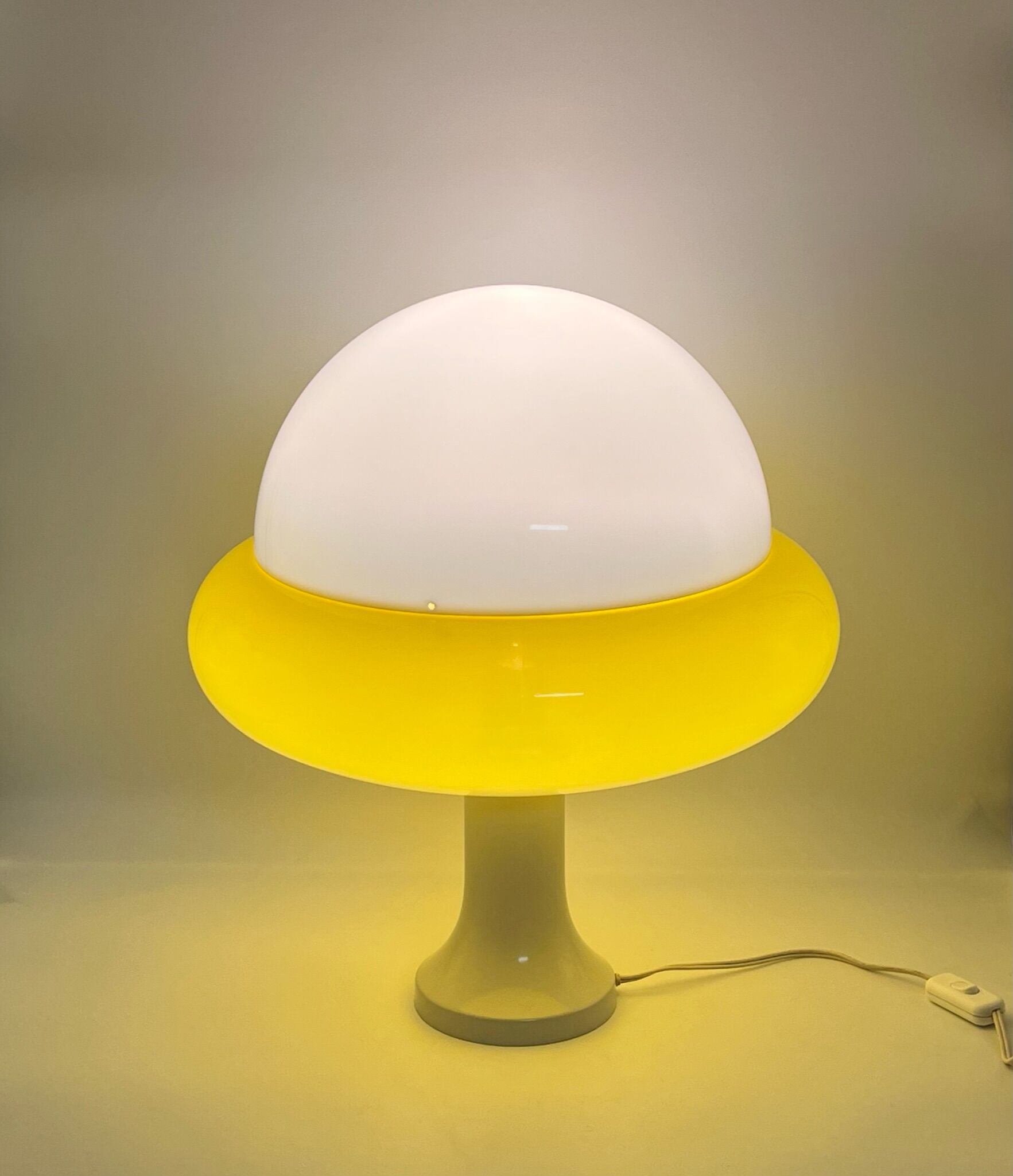 Space age mushroom lamp, Italy, 1970