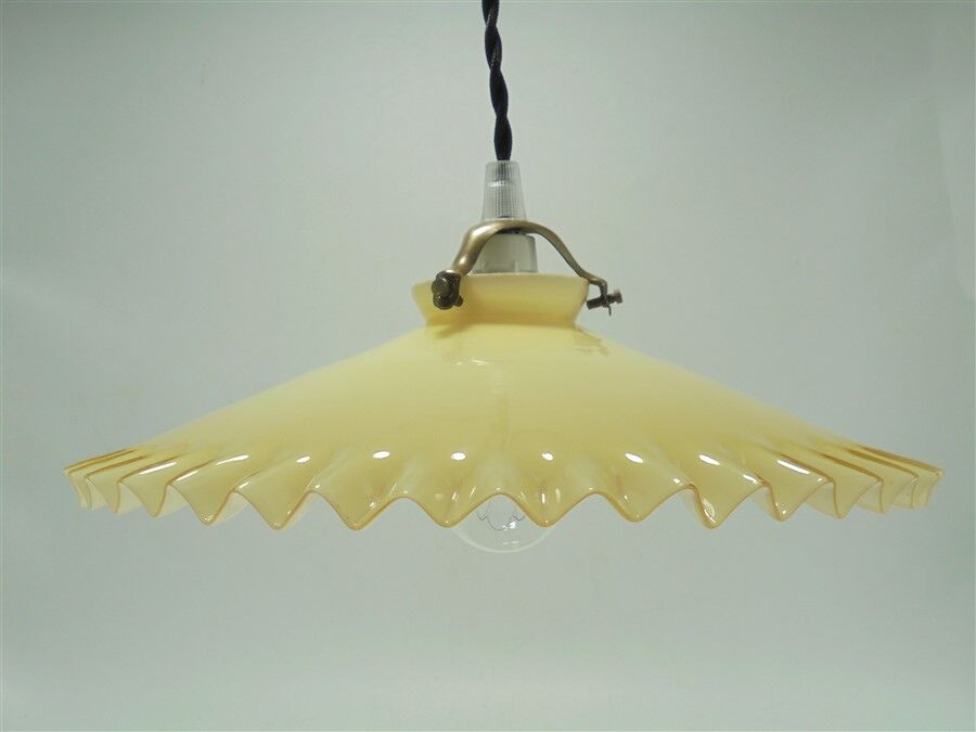 Suspension en opaline jaune