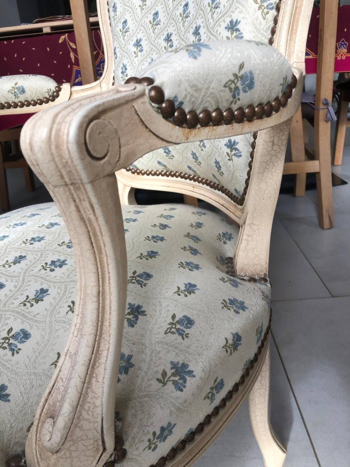 Paire de fauteuil laqué de style Louis XV