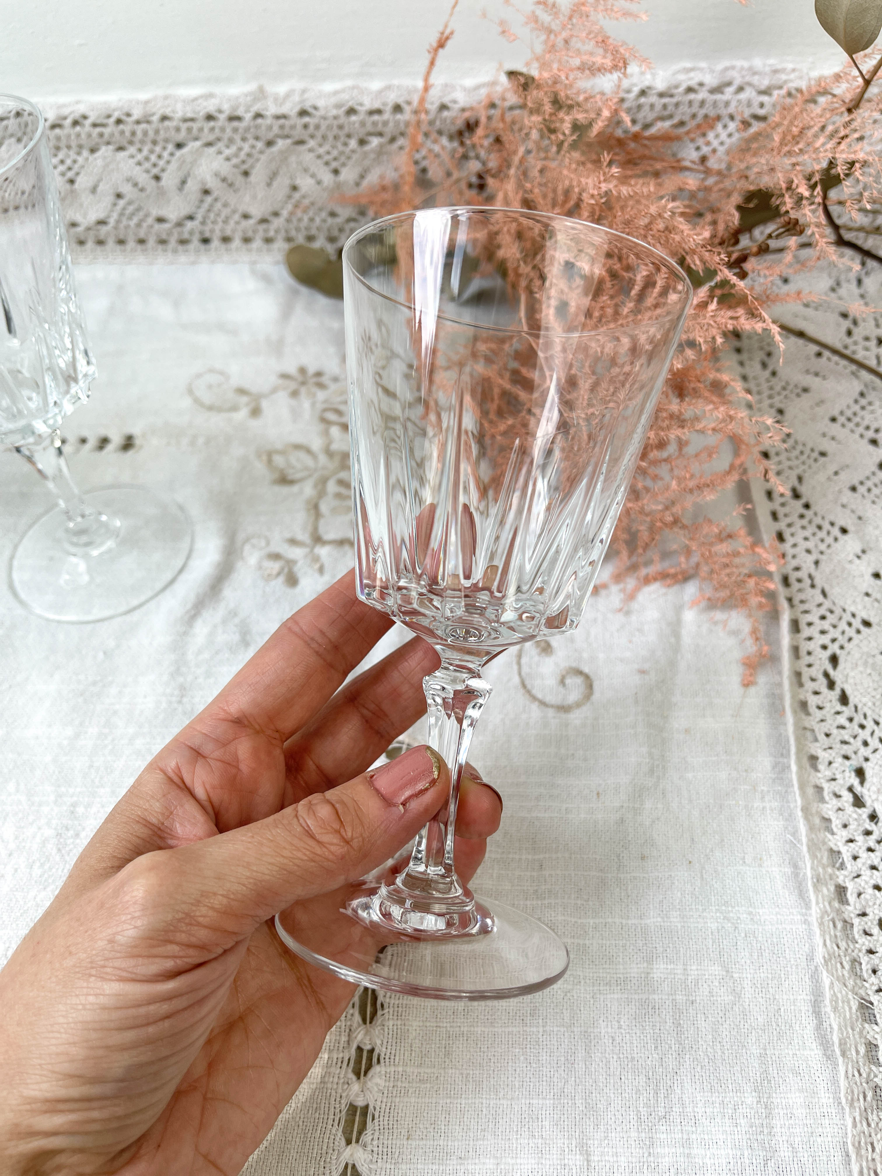 8 Crystal D'Arques red wine glasses model "VERSAILLES"
