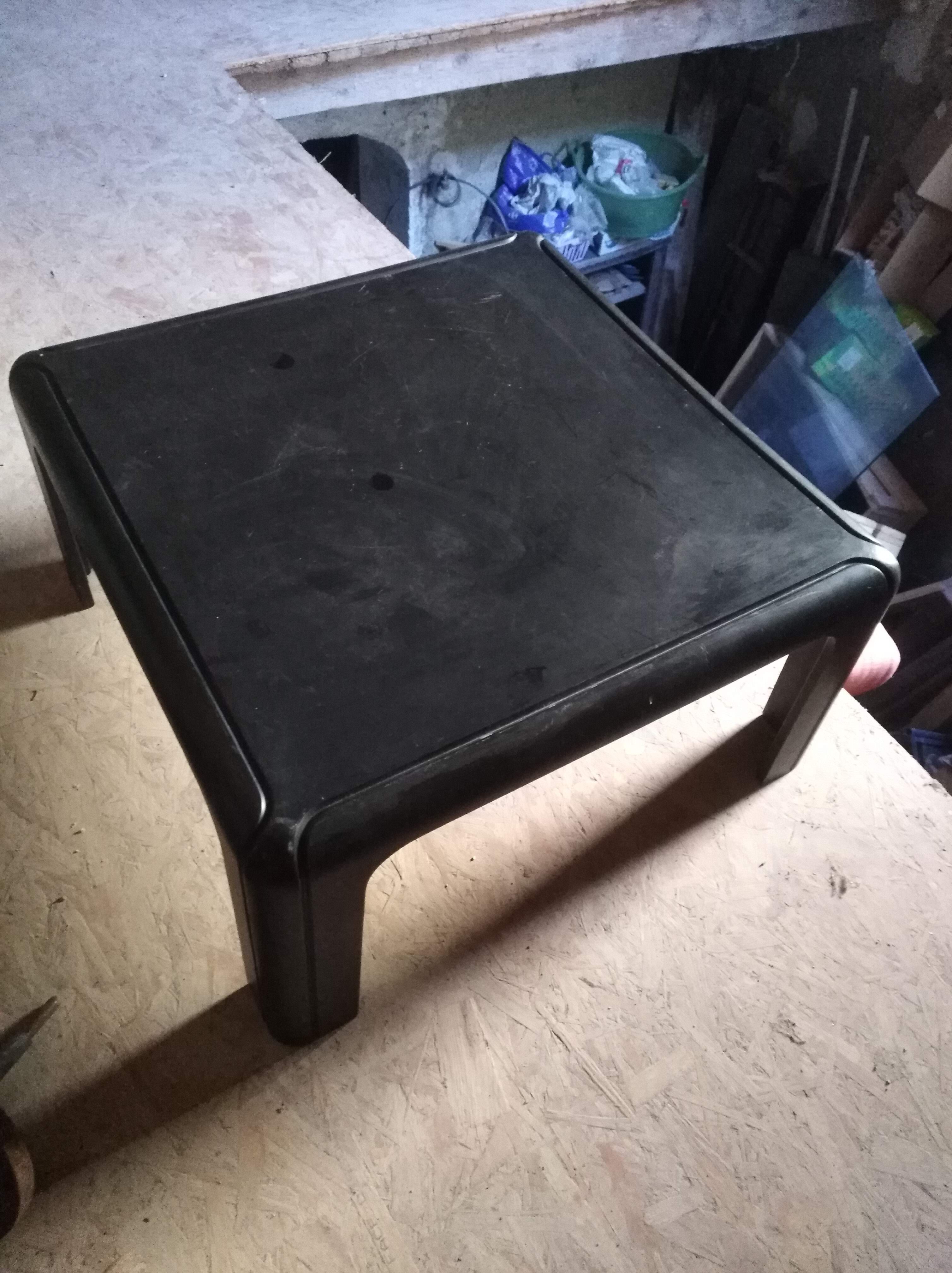Gae Aulenti plastic black table