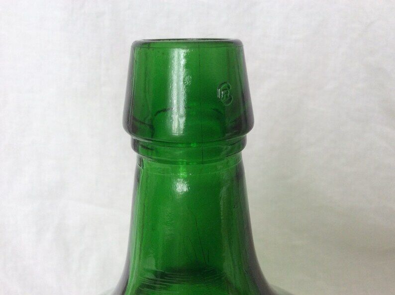 Dame Jeanne en verre vert émeraude