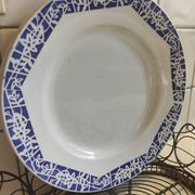 Set of 3 iron earth flat plates Faïencerie Niderviller. Blue and white “Art Deco” decor.