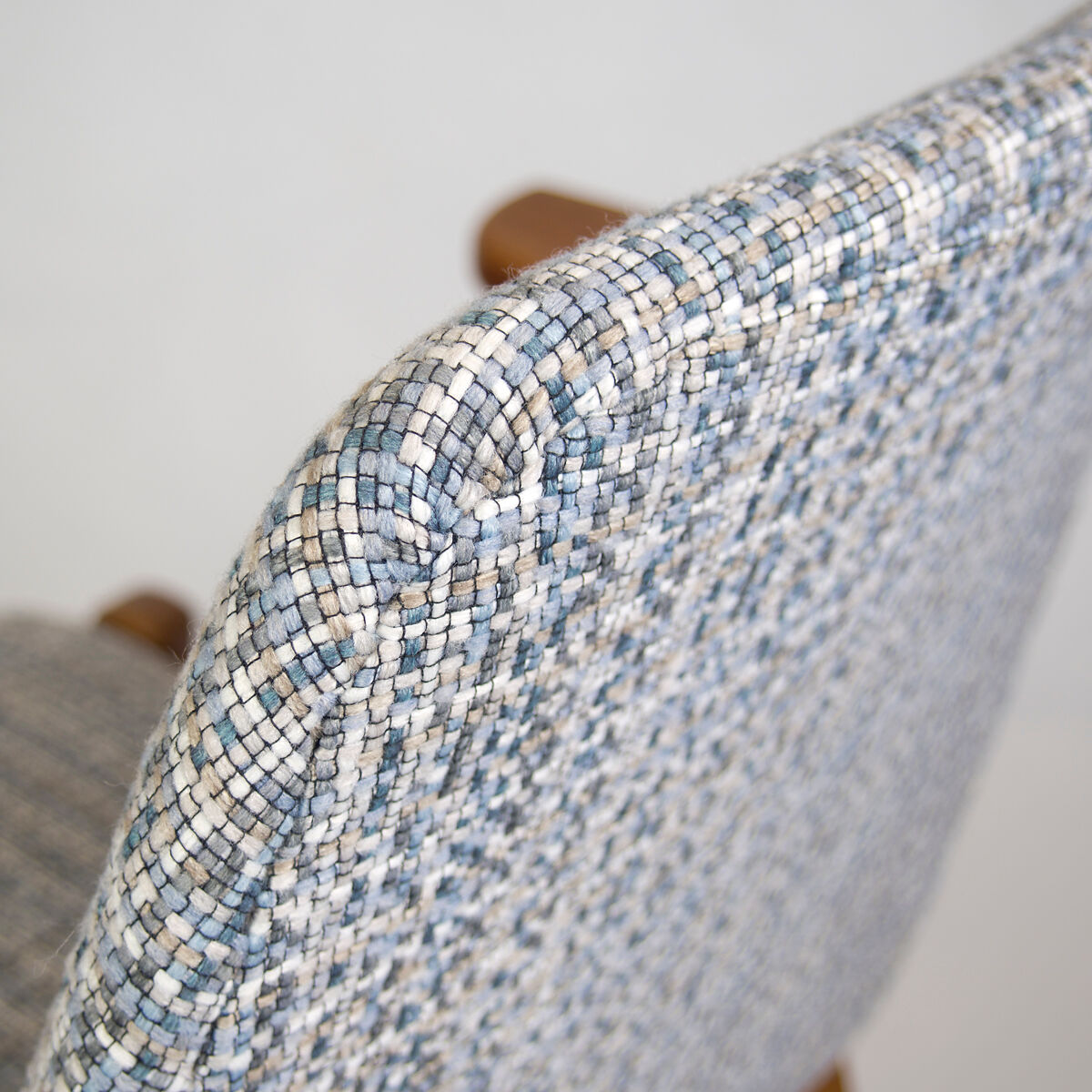 Scandinavian chair with armrests