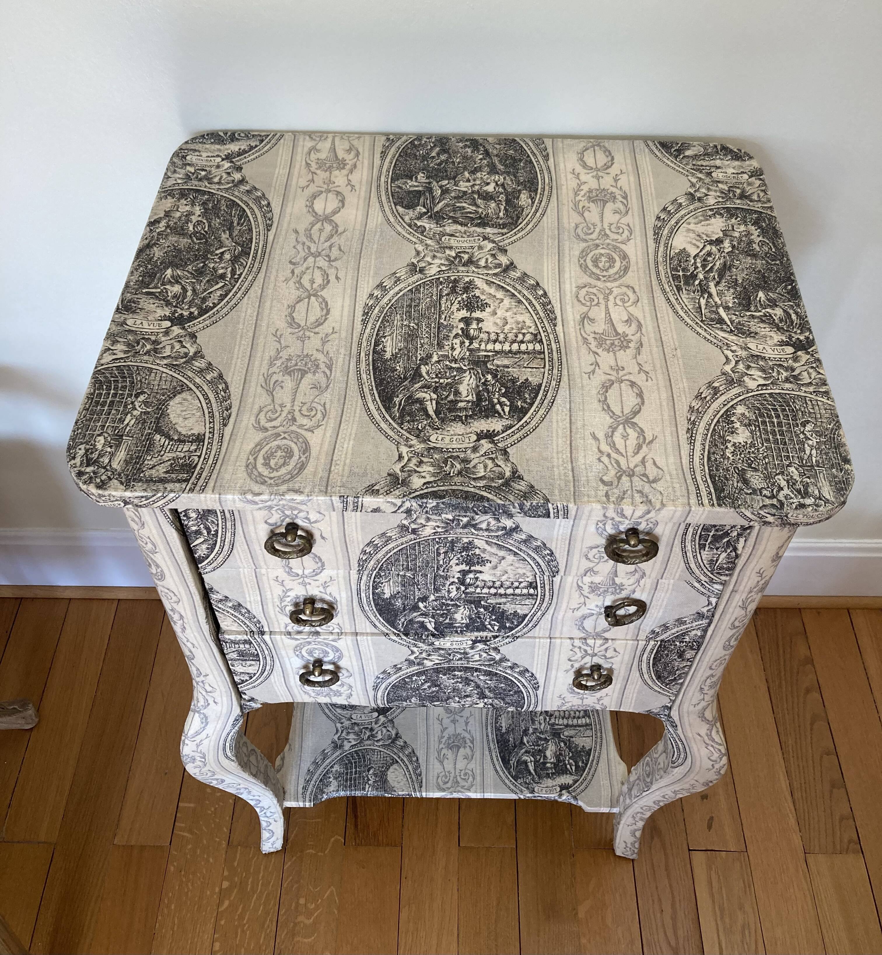 Meuble style Louis XV toile de Jouy