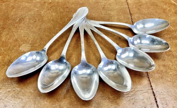 Ménagère 28 pièces 6 personnes métal argenté Christofle rubans croisés