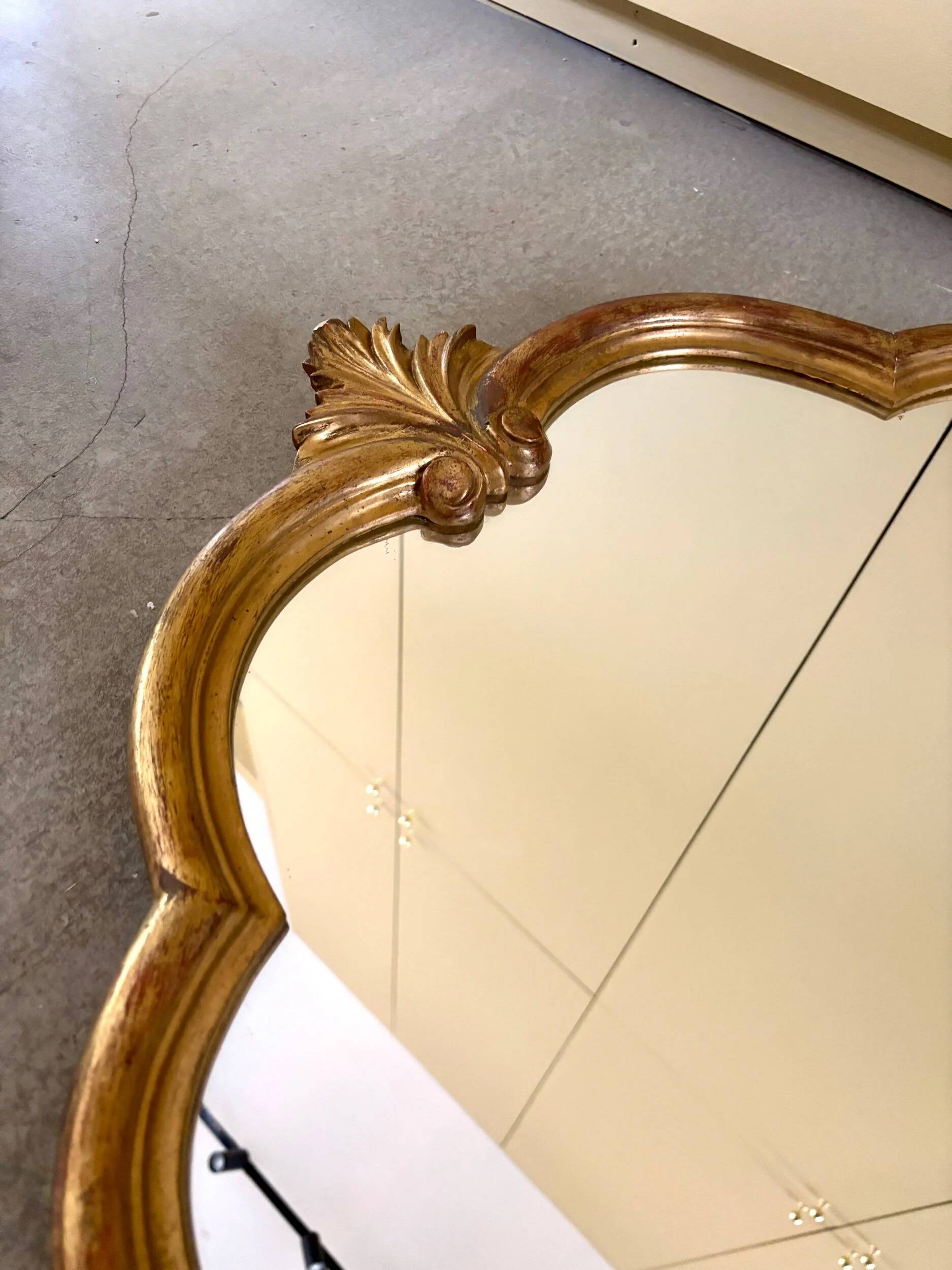 Classic gilded wooden mirror 80 x 56.5 cm