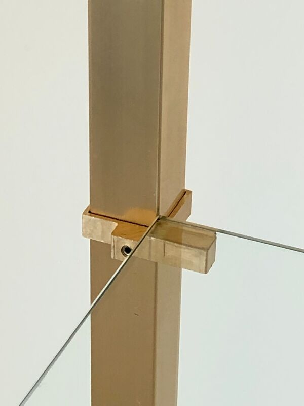 Etagère dorée par Pierre Vandel, France années 70