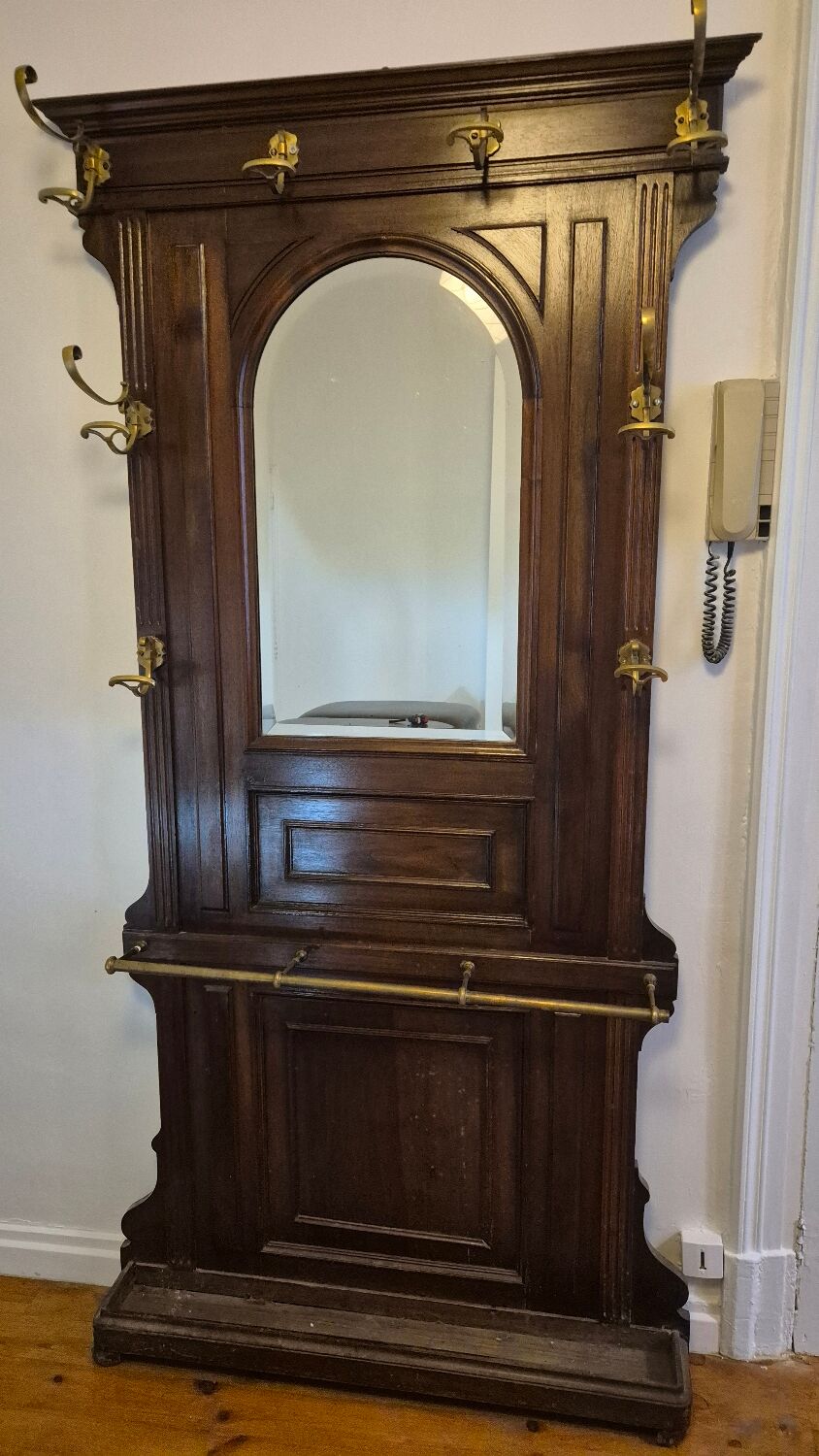 Cloakroom / Coat rack / Coat hanger