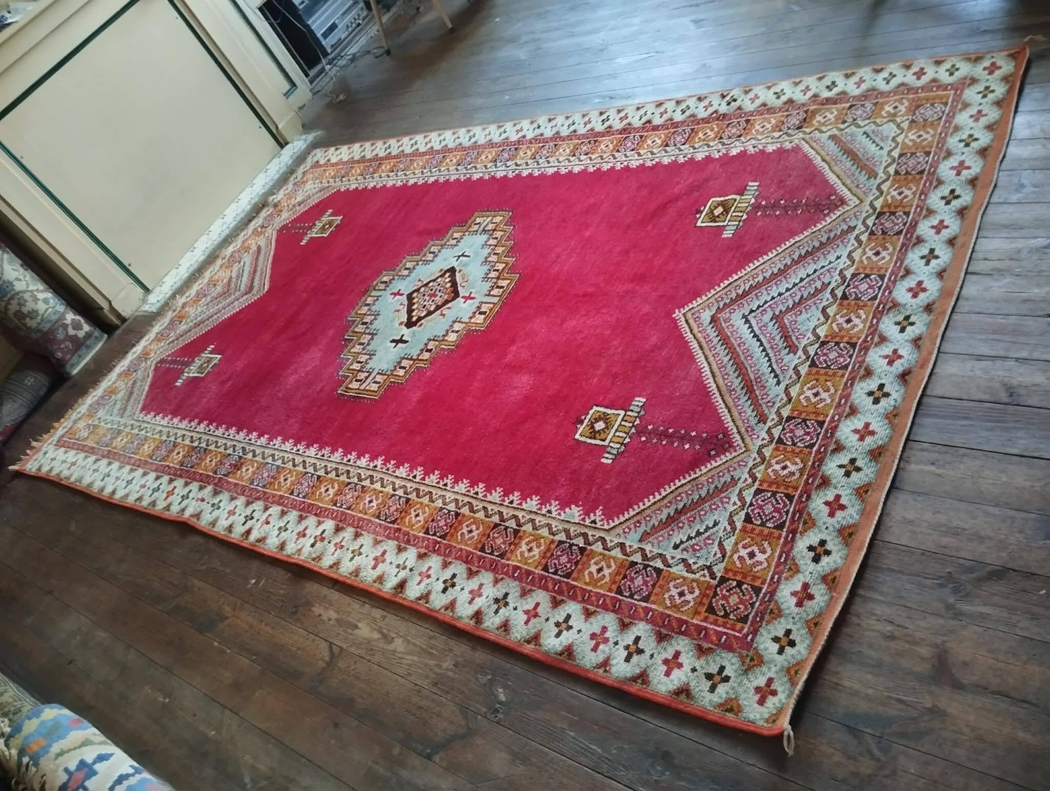 Handmade Berber Taznakht rug 307x192cm