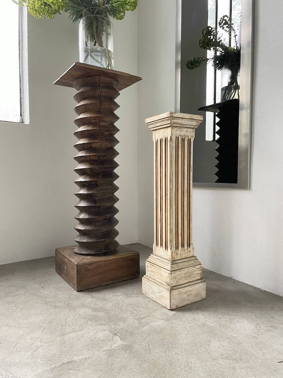 Wooden pedestal column 1900