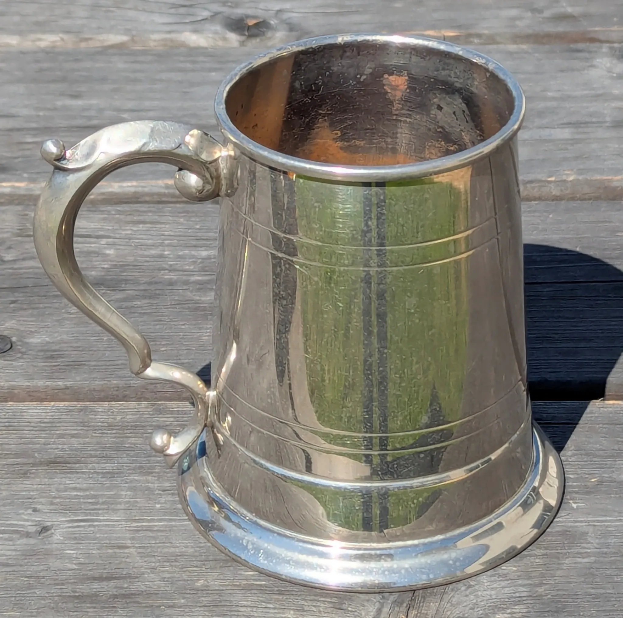 Half-pint beer tankard, silver-plated copper, handle, England, pub.