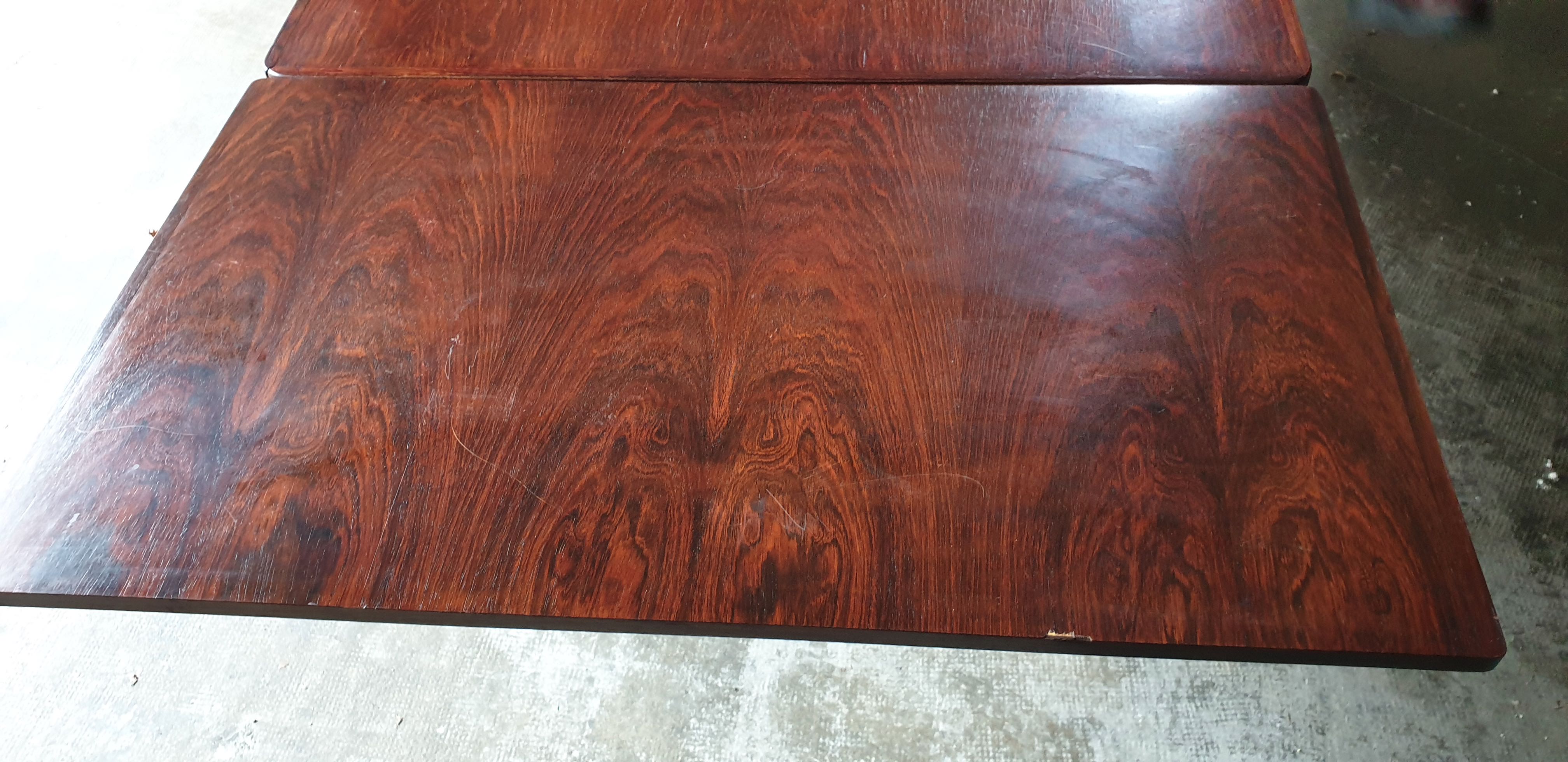 Table avec rallonges par Johannes Anderson édition Christian Linneberg