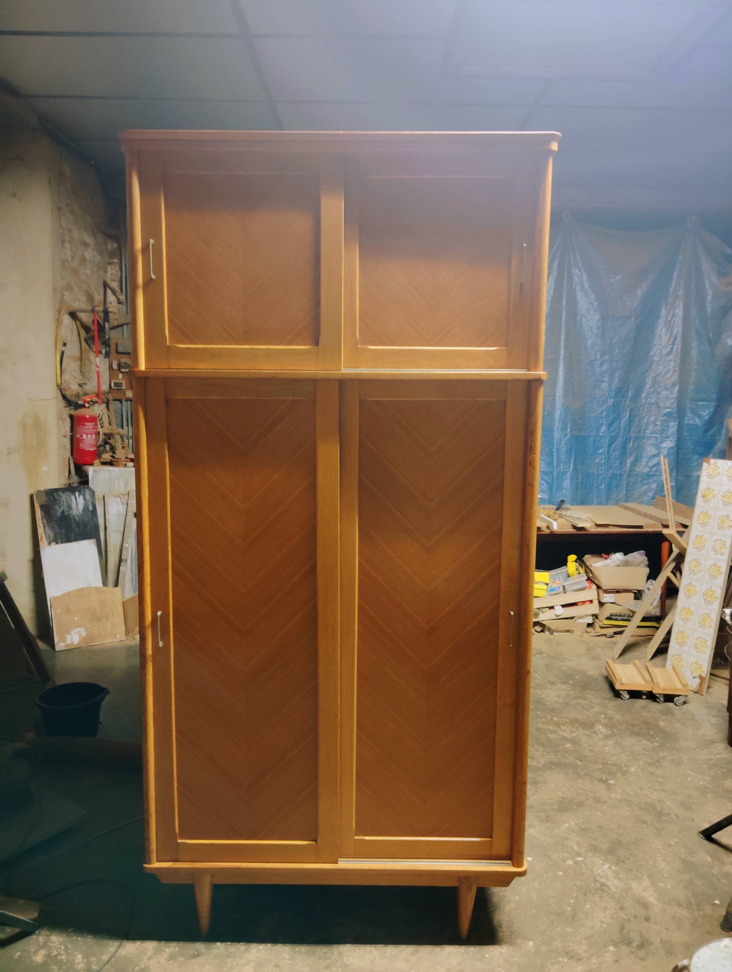 Vintage sliding wardrobe with 2 shelves, Scandinavian inspiration.