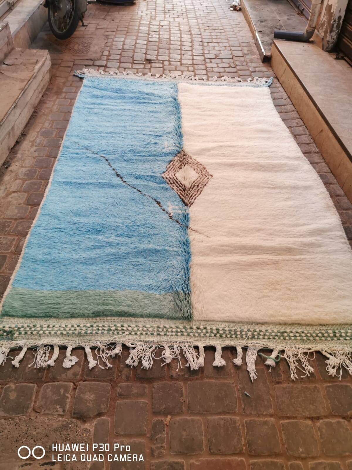 Beni Ouarain Berber rug: Azure brilliance 250*150 cm