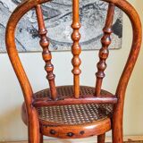 Chaise enfant en bois rond courbé cannée ancienne