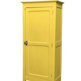 Armoire parisienne bonnetière ancienne jaune poudré.