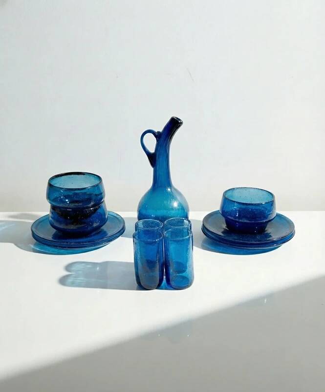 Ensemble verrerie en verre soufflé bleu cobalt – carafe + 4 verres + 3 bols + 4 soucoupes
