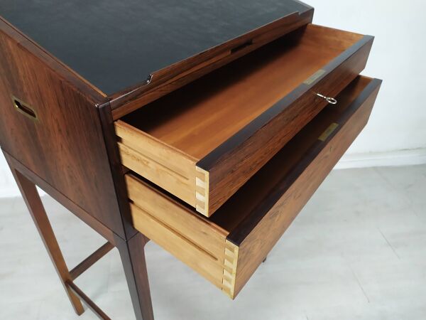 Secrétaire accueil restaurant scandinave