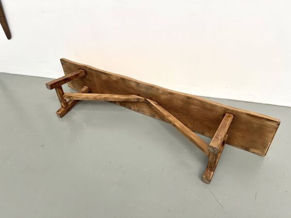 Banc brutaliste, assise jaune ''pop