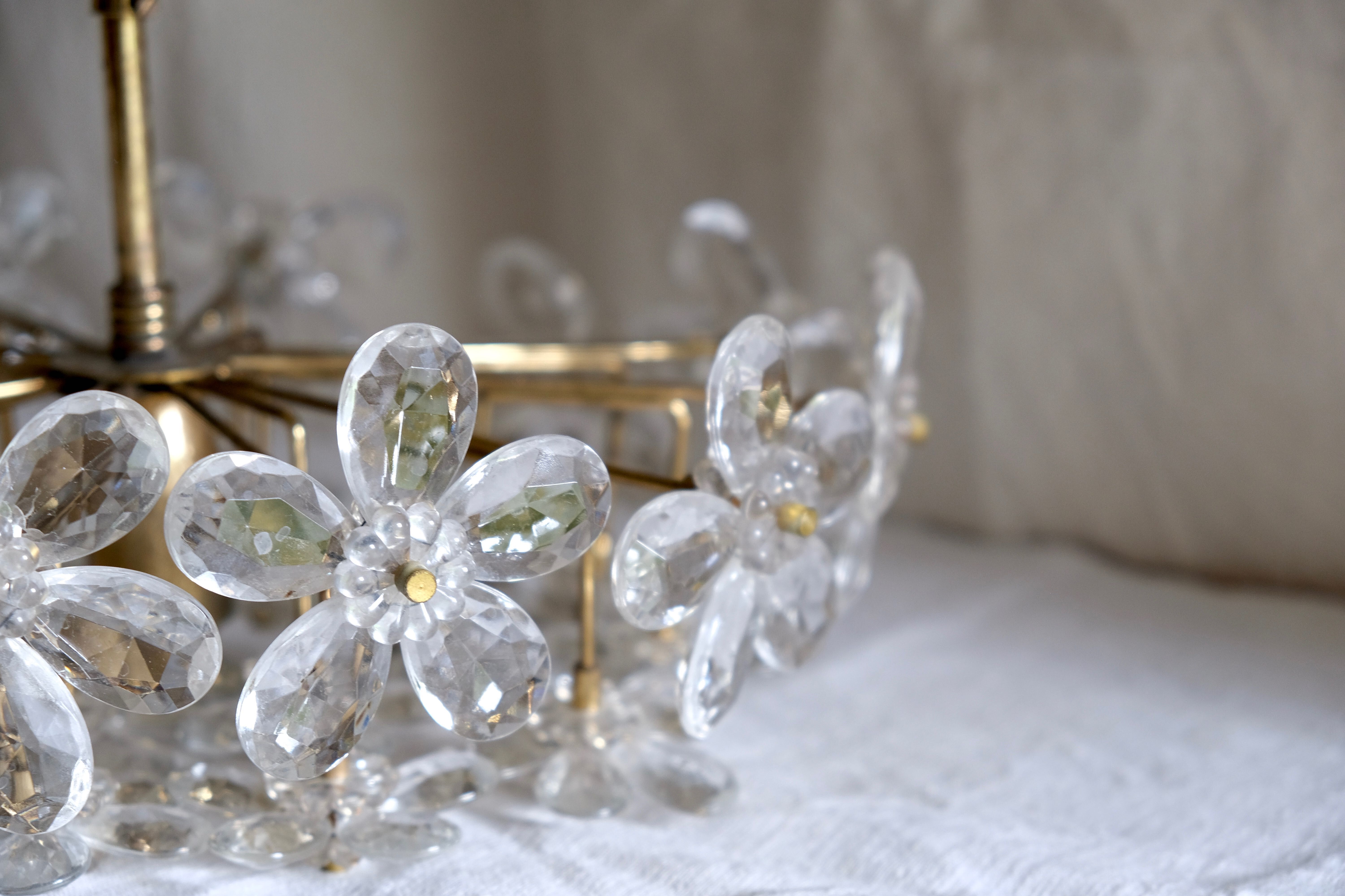 Ceiling flowers in murano glass and brass