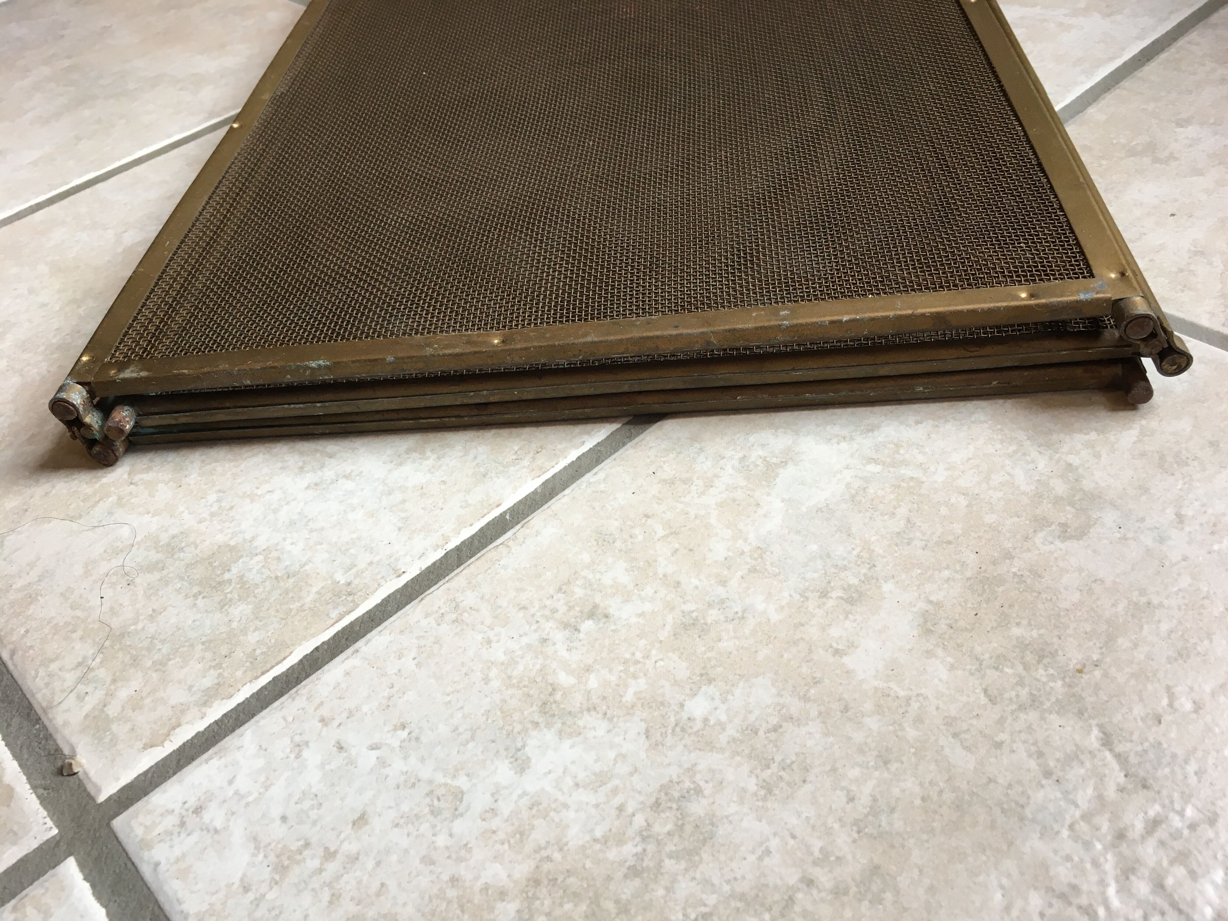 3-shuttered fire pare