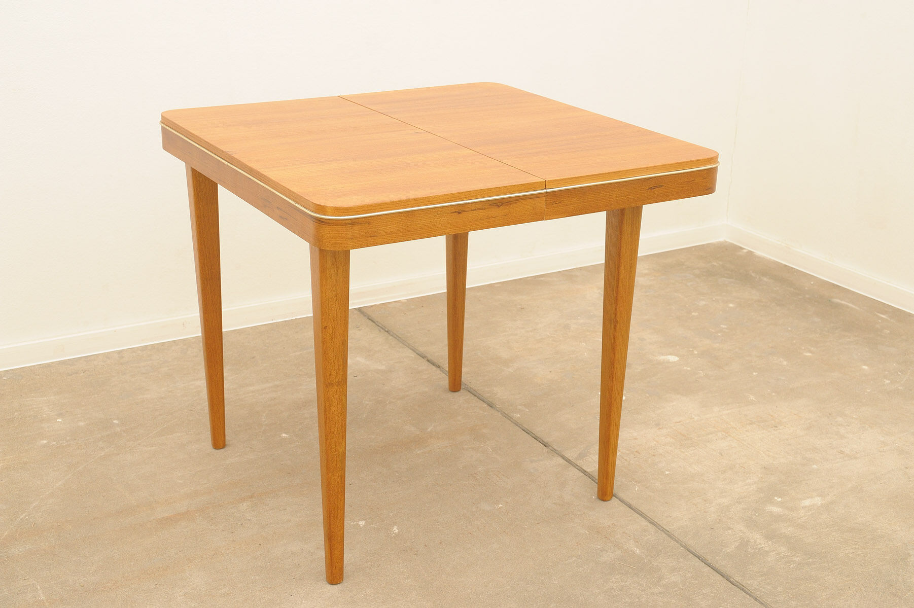 Fully renovated midcentury dining table by Jitona 1960´s, Czechoslovakia