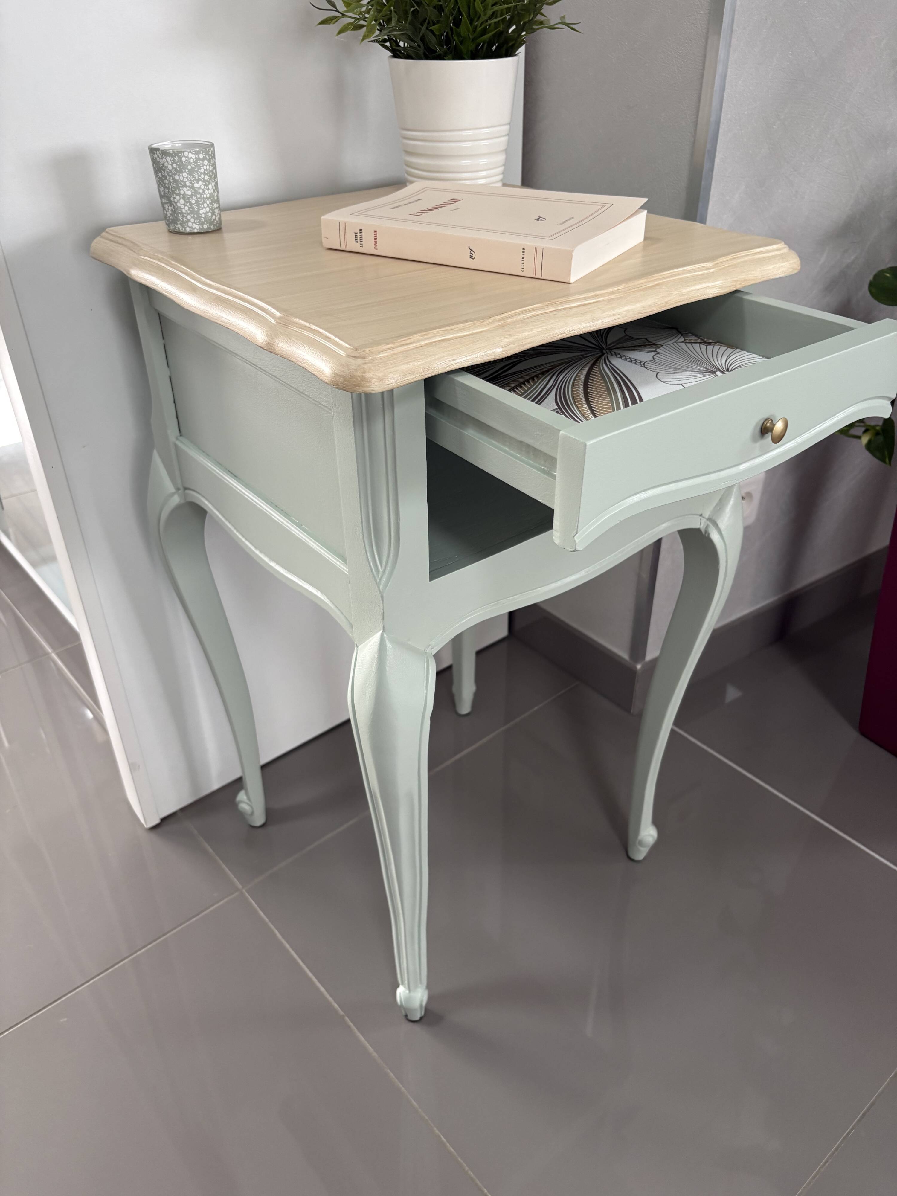 Refurbished bedside table in vintage/country chic style