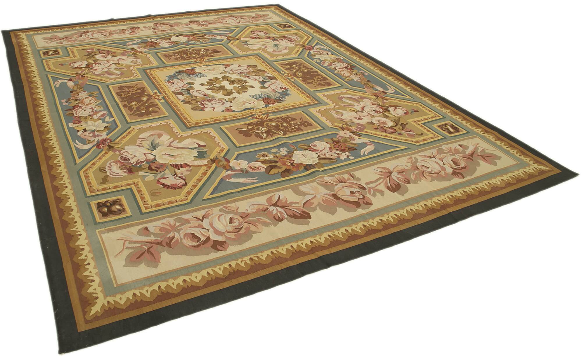 Handmade European Vintage Aubusson Kilim 275 cm x 364 cm