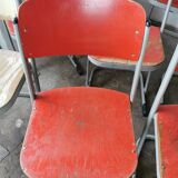 Set de 14 chaises vintages empilables