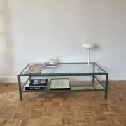 Table basse vintage Pierre Vandel vert forêt & or 70's