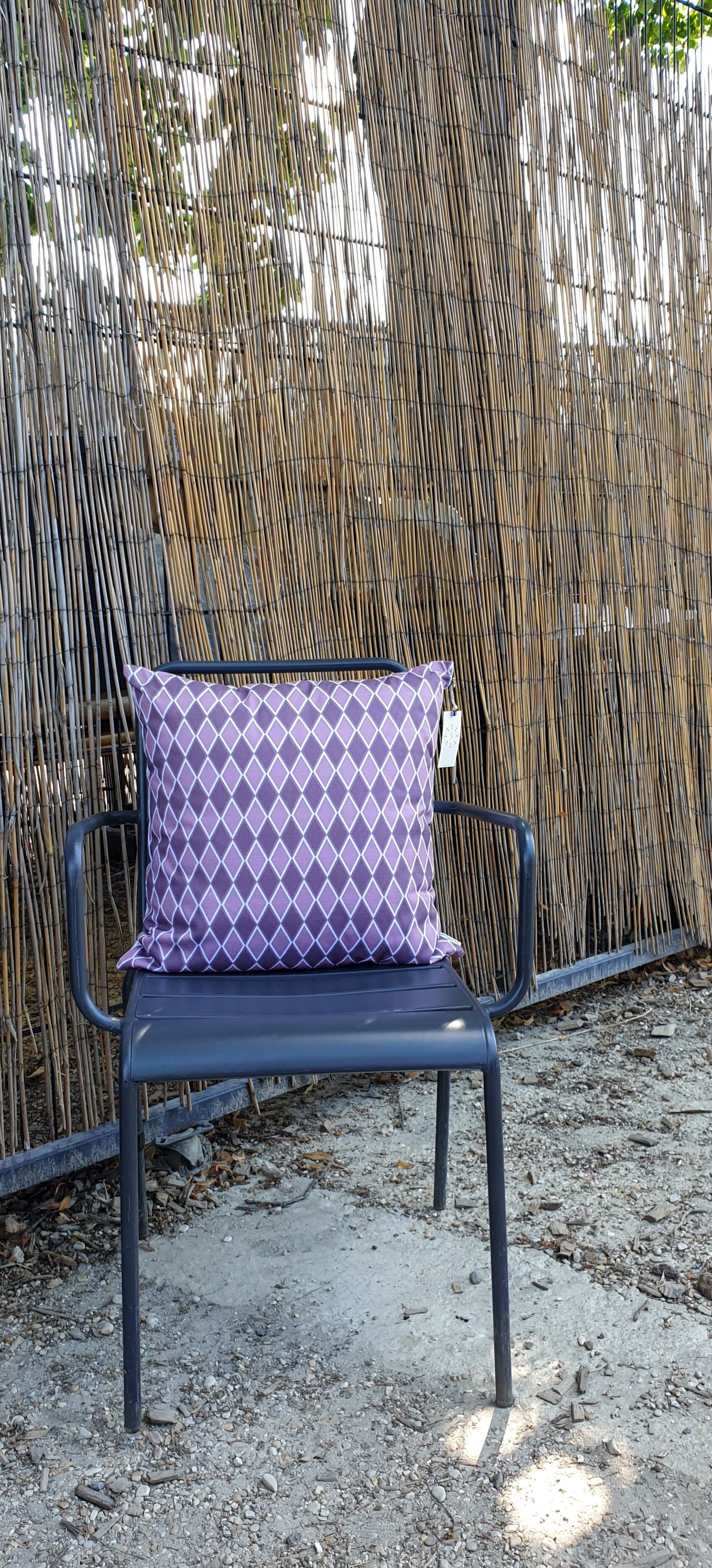 White /purple geometric cushion cover - 50 X 50