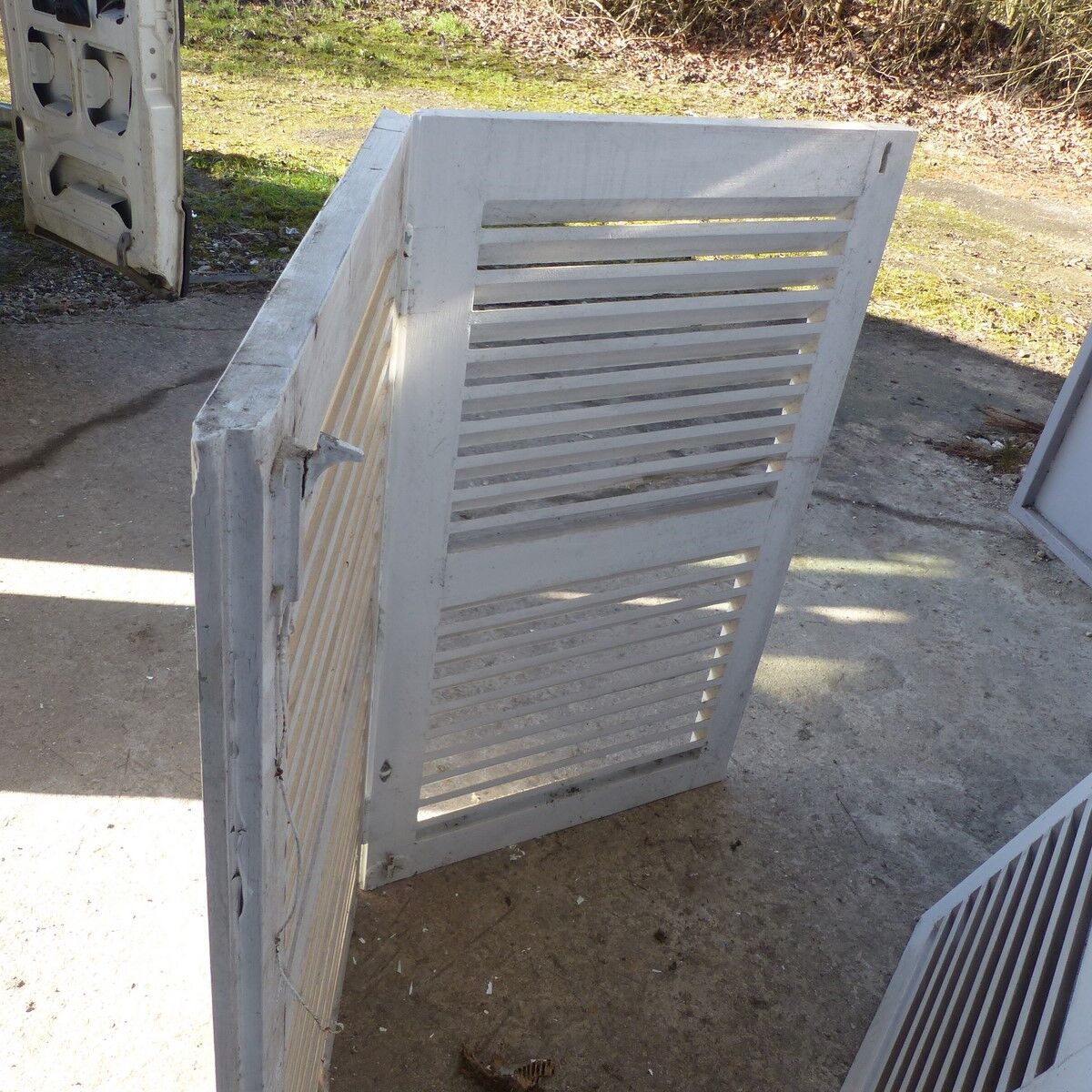 L 148 x H 123 cm wooden louvered shutters 2 swings