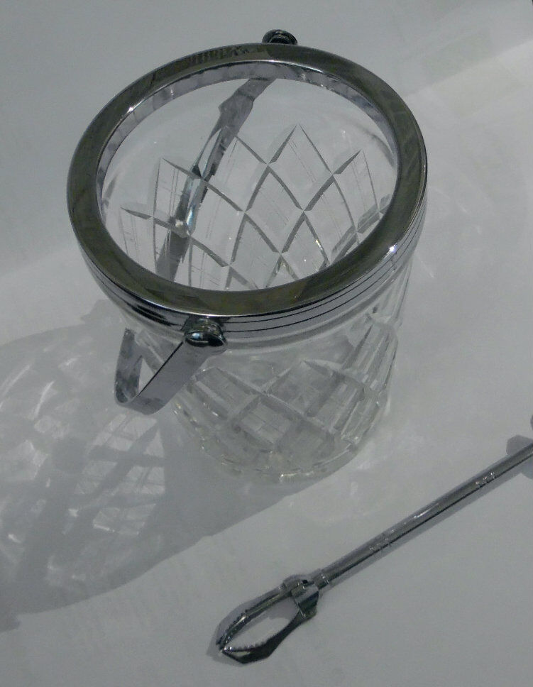 Large ice bucket size