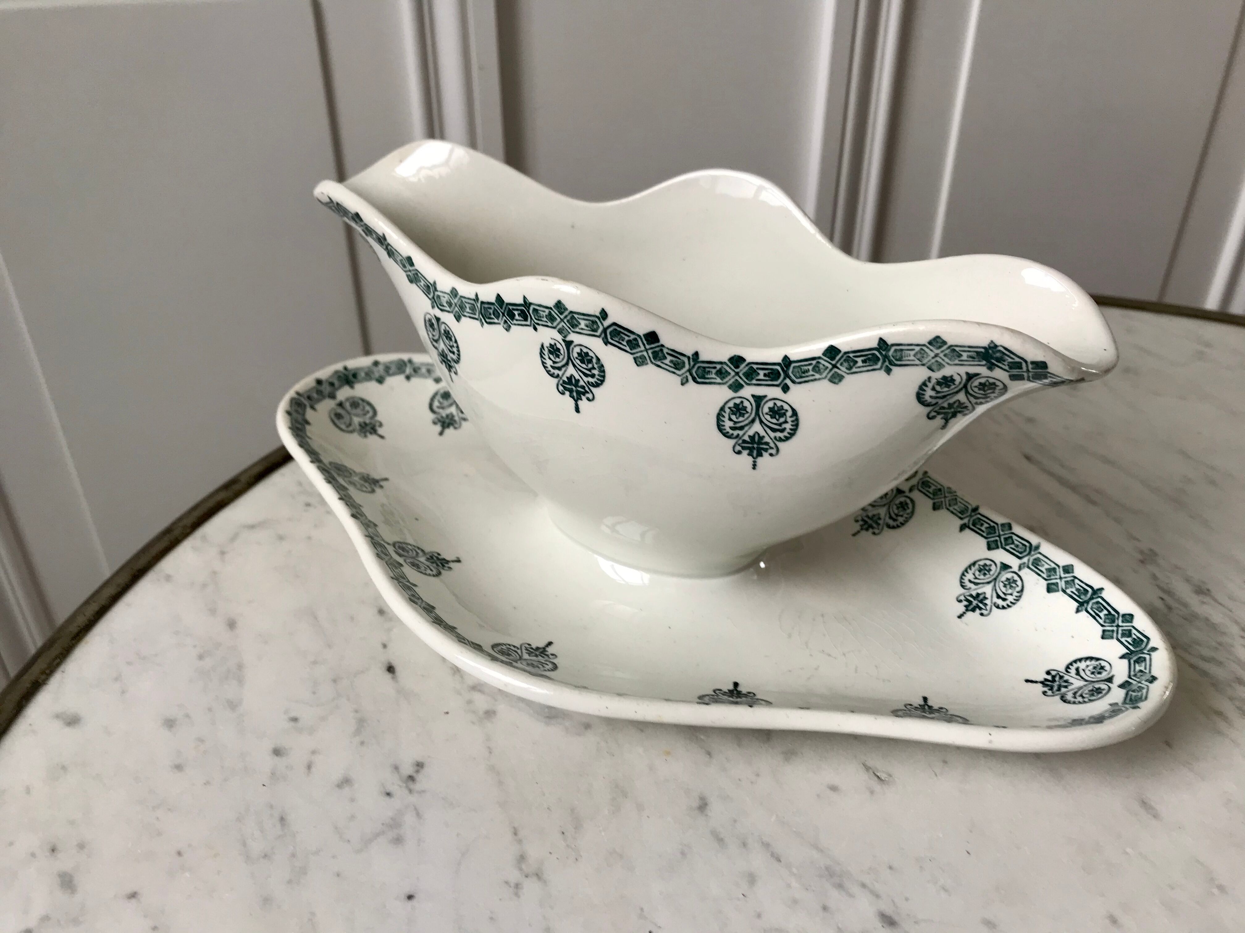 Saucière Terre de Fer Saint-Amand late nineteenth century