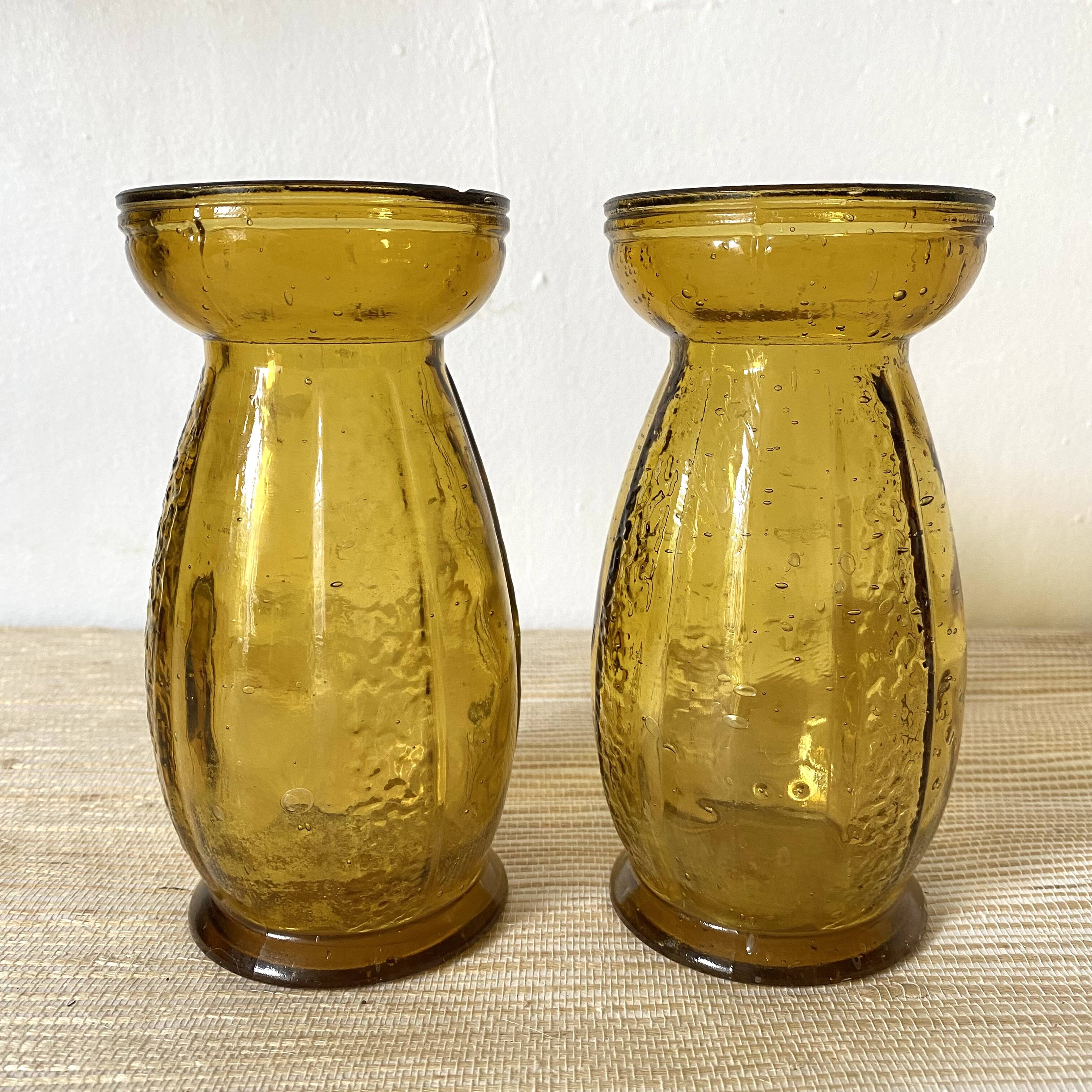 Paire de vases à jacinthe en verre ambré bullé