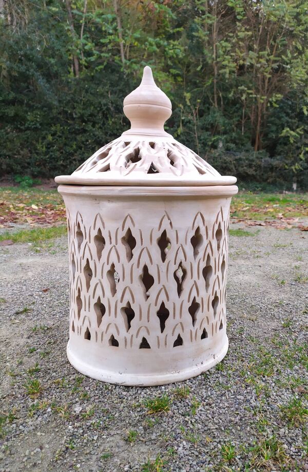 Poterie marocaine , lanterne , terre cuite