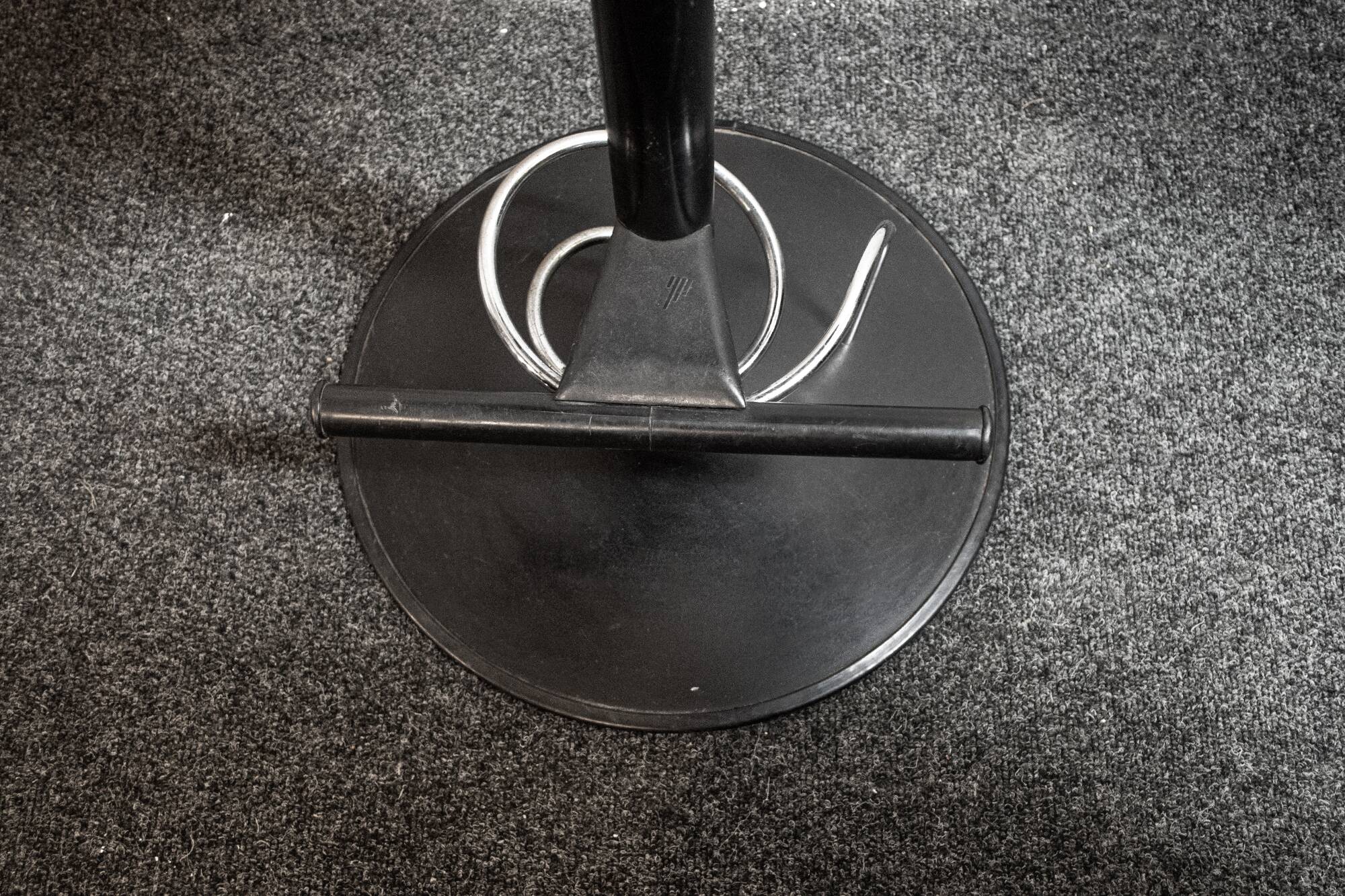 Sgabello Marlon da bar postmoderni di Bonaldo, Italia anni '80