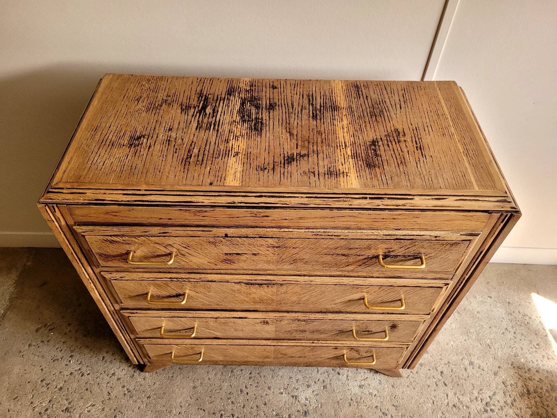 Commode de style vintage pieds compas