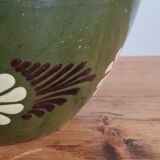 Earthenware salad bowl
