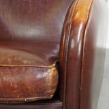 Subtle sheep leather armchair with a beautiful finish and a good patina