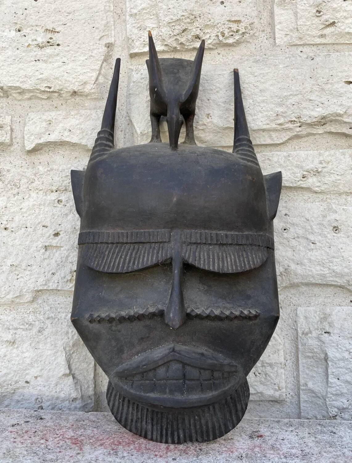 Masque africain ethnique XXe