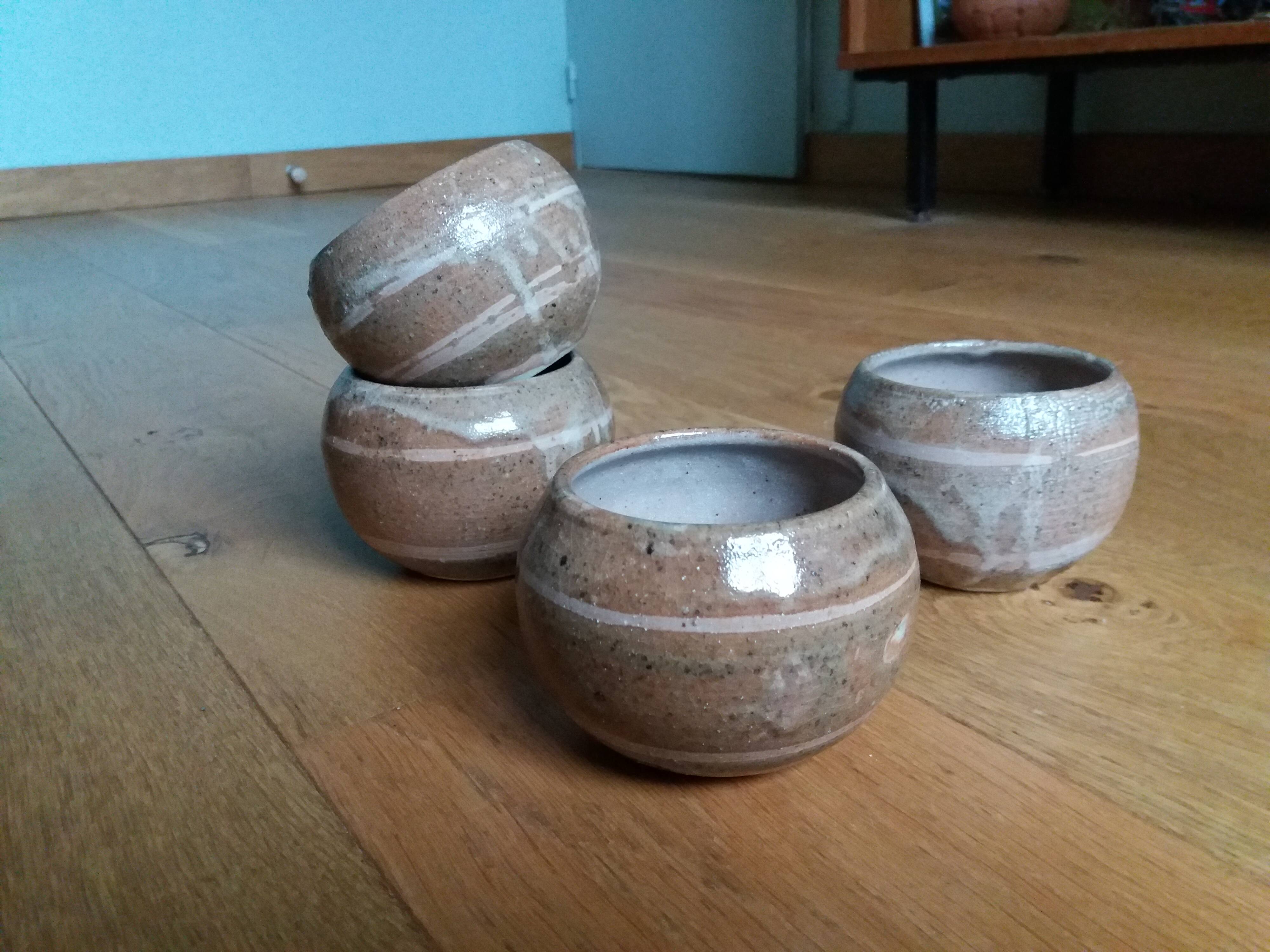 Coupelles tasses en grès signées Anne Rémy Clamagirand