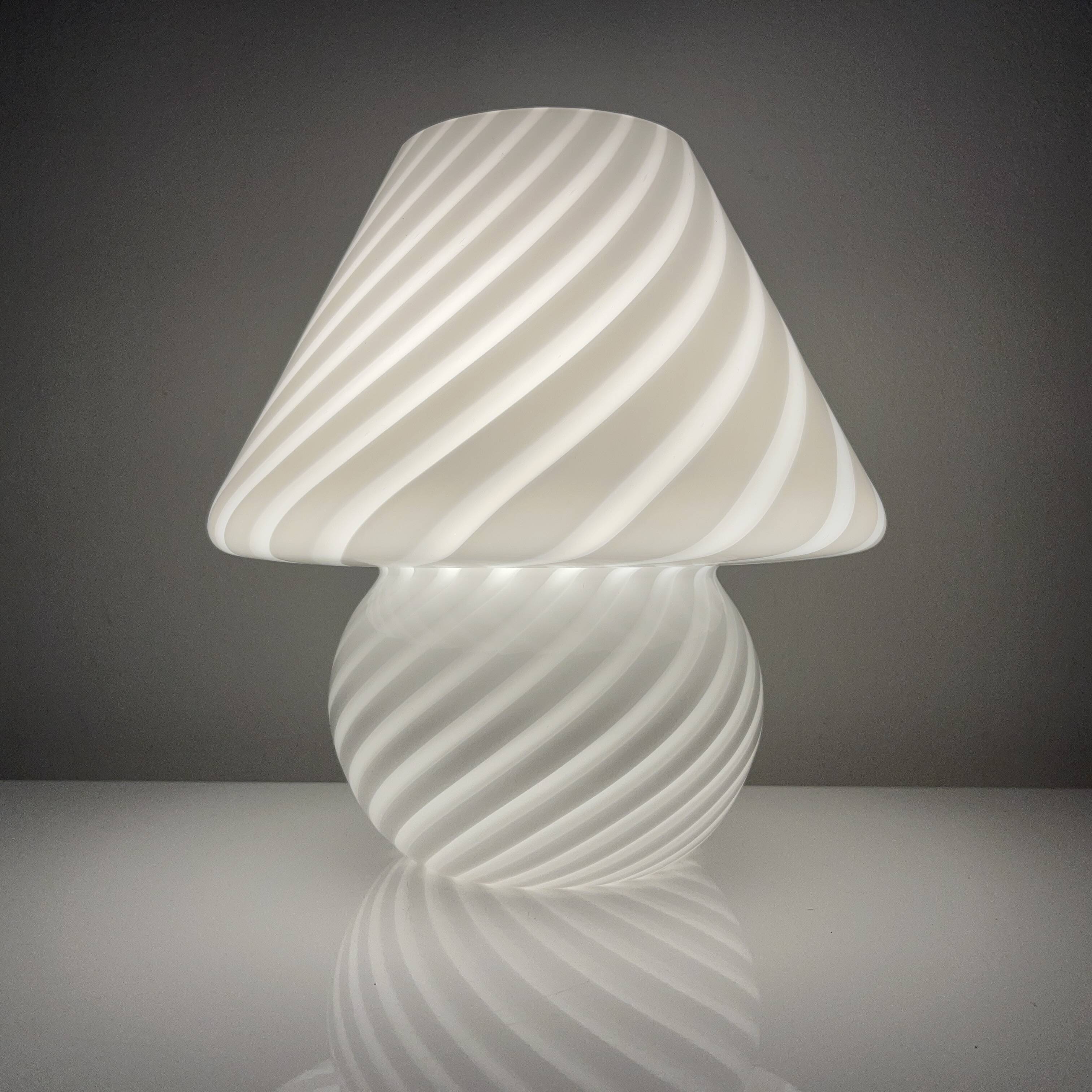 Murano mushroom lamp Italy vintage spiral decor glossy white dlg ven