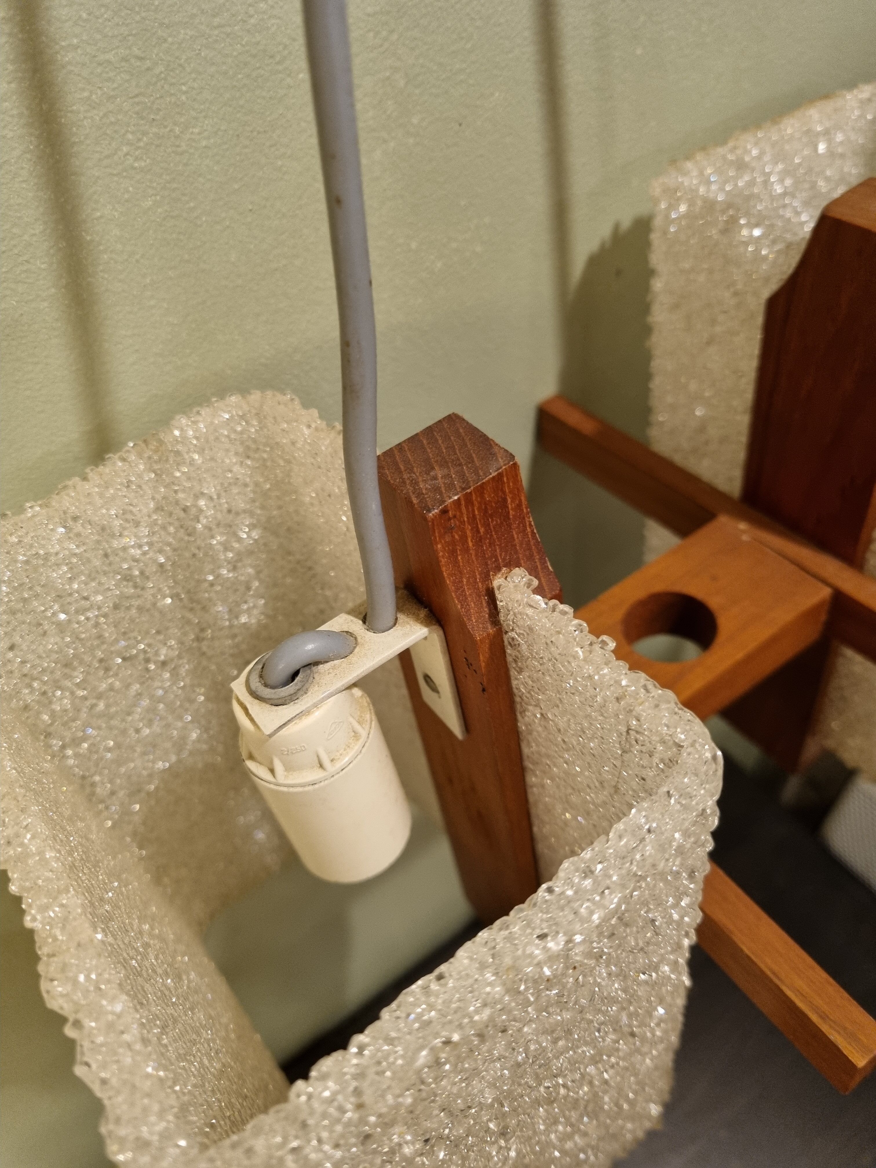 Scandinavian hanging