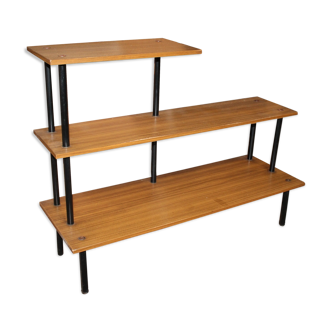 3 shelf levels