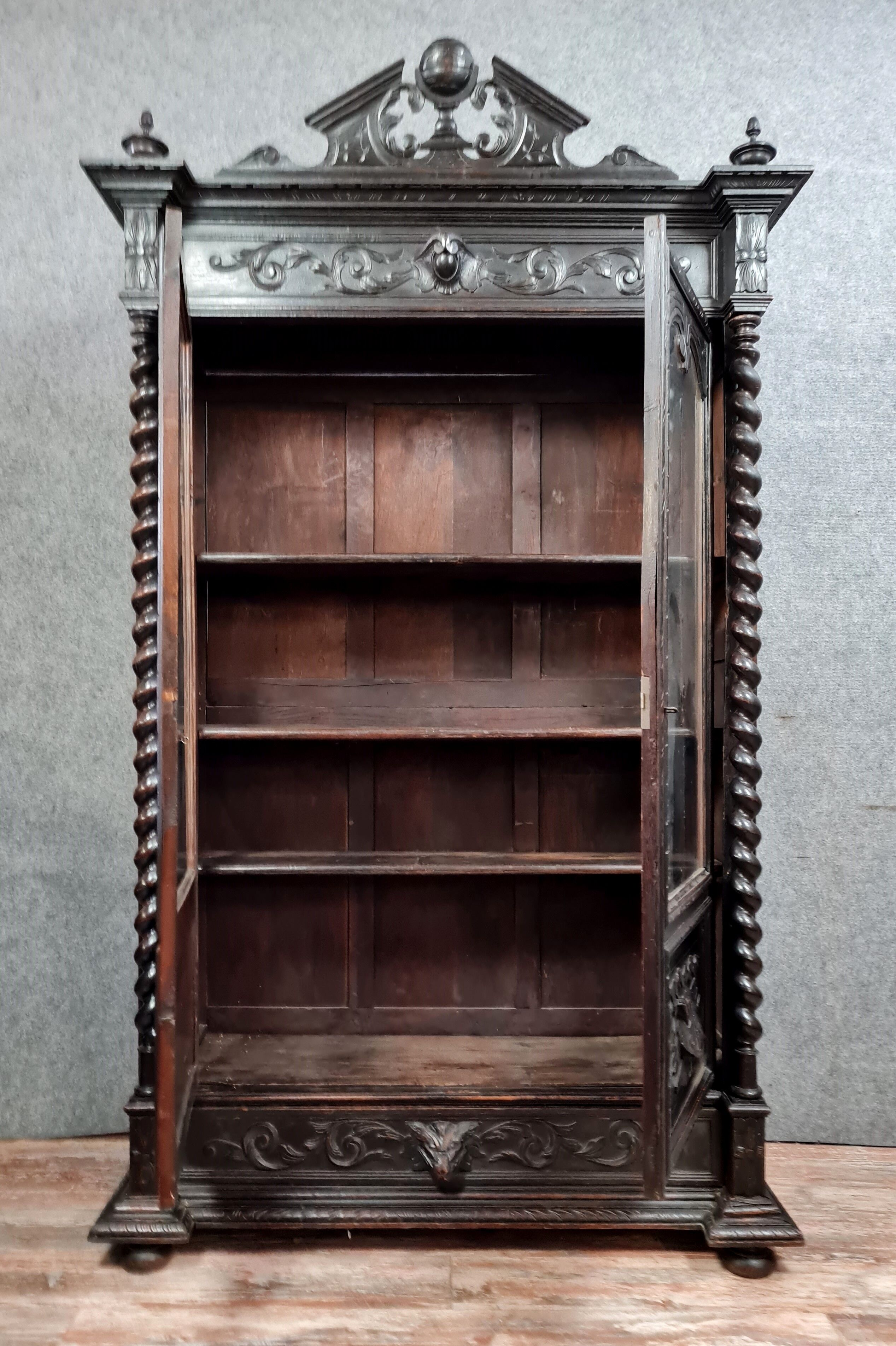 Library hunting lodge Louis XIII in blackened wood around 1850