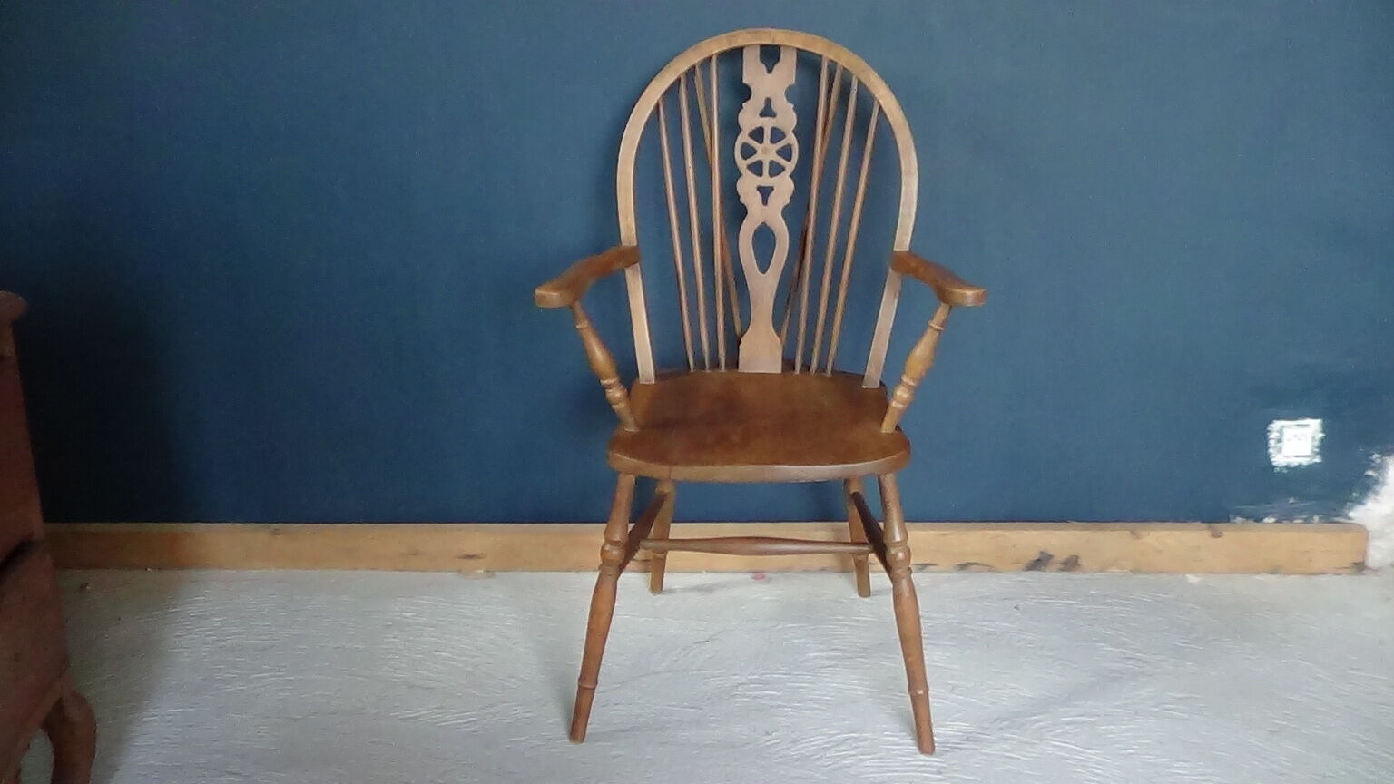 Wheelback windsor chair