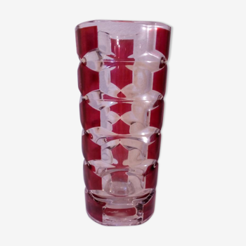 Vase triangulaire en verre